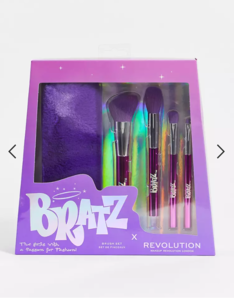 Косметичка и набор кистей для макияжа Revolution x Bratz