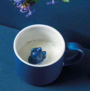 MANEKI NEKO LUCKY MUG DARK BLUE