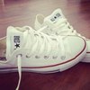 белые низкие кеды Converse