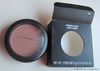 MAC Powder Blush в оттенке Harmony или Prism.