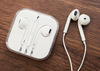 Наушники apple earpods.