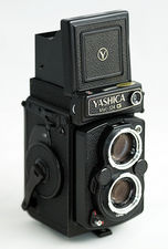 Yashica MAT 124G