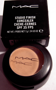 Studio Finish Concealer