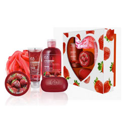 The body shop  'Strawberry Bathe & Bloom' или Creamy Coconut Bathe Beautiful