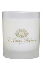 свечу parfum de feuilles от  l'artisan parfumeur