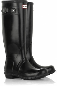 Hunter wellies in black gloss (UK6)