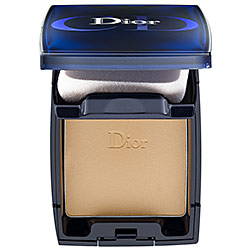 DiorSkin Forever Compact Flawless & Moist Extreme Wear Makeup SPF 25