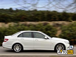 Машинку Mercedes C180 белую