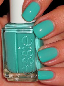 Бирюзовый лак для ногтей Essie