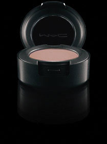 M.A.C. Eyeshadow in 'Malt'