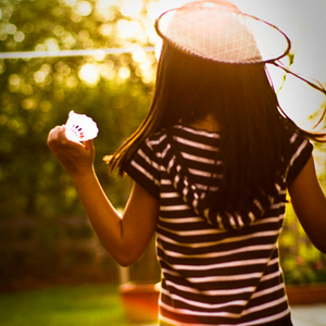 Play badminton