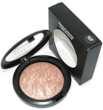 MAC Mineralize Skinfinish (soft and gentle)