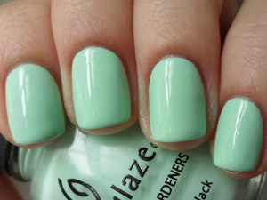 China Glaze re-fresh mint