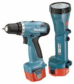 Аккумуляторный шуруповерт MAKITA